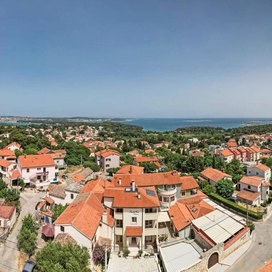 Fra&Kat Rooms Premantura Εξωτερικό φωτογραφία